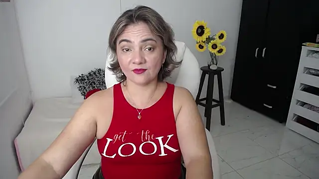 Snapshot of Chiraz_hasnaa chatting on 03.14.25 Chiraz hasnaa online show from 03.14.25