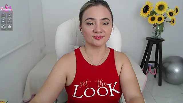 Snapshot of Chiraz_hasnaa chatting on 09.11.25 Chiraz hasnaa online show from 09.11.25