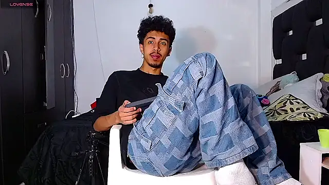 Snapshot of RyanRizzo chatting on 01.08.25 RyanRizzo online show from 01.08.25