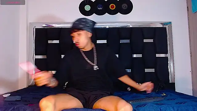 Snapshot of RyanRizzo chatting on 02.17.25 RyanRizzo online show from 02.17.25