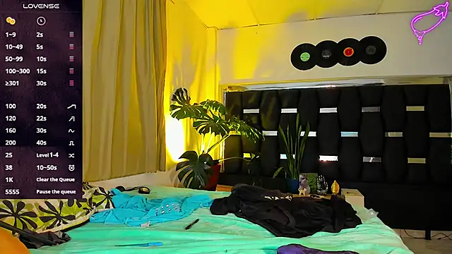 Snapshot of RyanRizzo chatting on 02.21.25 RyanRizzo online show from 02.21.25