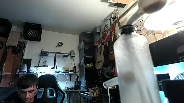 Snapshot of deadpi chatting on 01.01.25 deadpi online show from 01.01.25