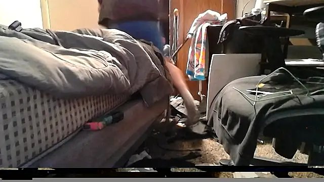 Snapshot of deadpi chatting on 02.22.25 deadpi online show from 02.22.25