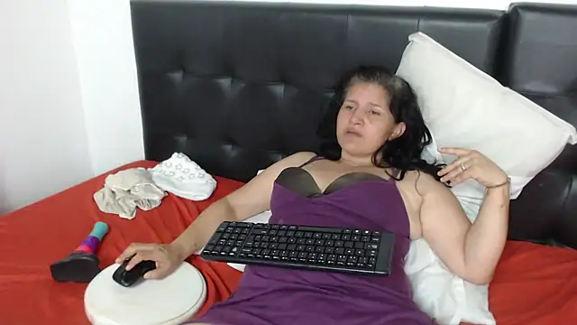 Snapshot of Angelinna_Milf chatting on 12.05.24 Angelinna Milf online show from 12.05.24