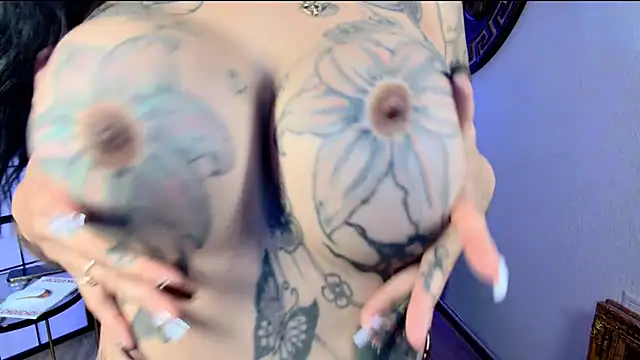 Snapshot of LeylaDelAmor chatting on 09.15.25 LeylaDelAmor online show from 09.15.25