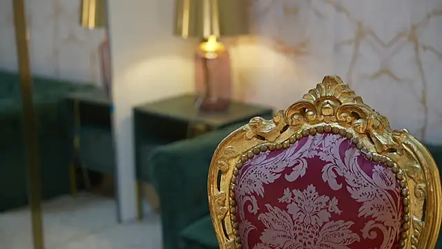 Snapshot of Alisa054 chatting on 10.12.25 Alisa054 online show from 10.12.25