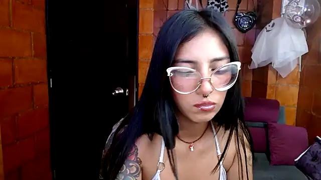 Snapshot of Raven__purple chatting on 09.27.25 Raven  purple online show from 09.27.25