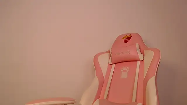 Snapshot of Natasha_mh2 chatting on 01.06.25 Natasha mh2 online show from 01.06.25