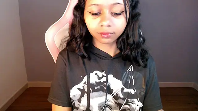 Snapshot of Natasha_mh2 chatting on 01.25.25 Natasha mh2 online show from 01.25.25