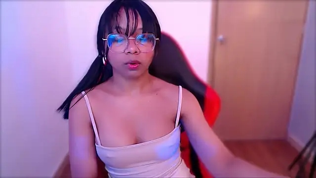 Snapshot of Natasha_mh2 chatting on 09.25.25 Natasha mh2 online show from 09.25.25