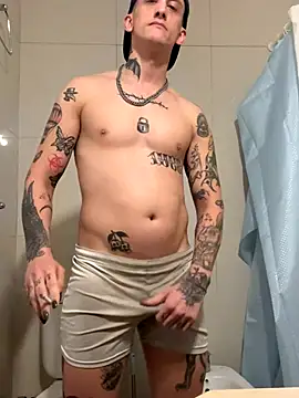 Snapshot of FakkaKaine_ chatting on 10.11.25 FakkaKaine  online show from 10.11.25