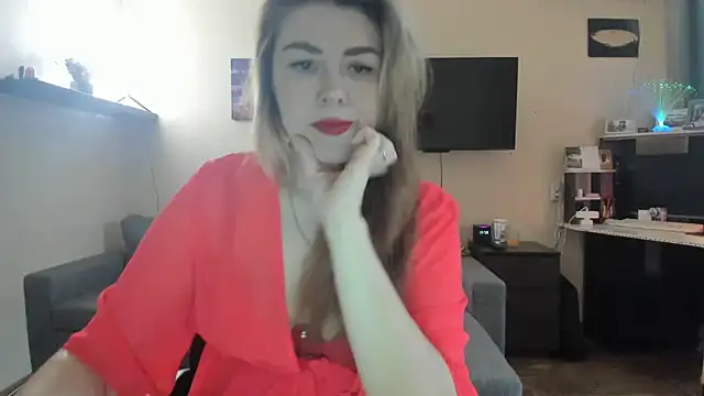 Snapshot of SofiaBells chatting on 11.14.25 SofiaBells online show from 11.14.25