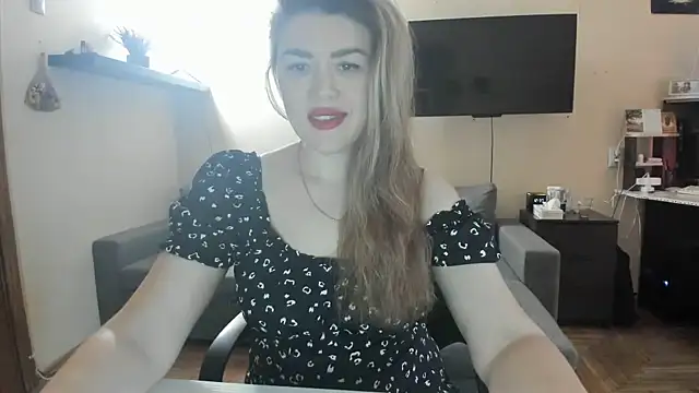 Snapshot of SofiaBells chatting on 11.17.25 SofiaBells online show from 11.17.25