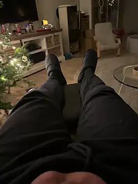 Snapshot of rundum40 chatting on 12.12.24 rundum40 online show from 12.12.24