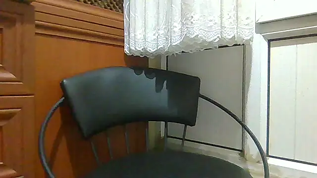 Snapshot of uygar-avc chatting on 10.29.25 uygar-avc online show from 10.29.25