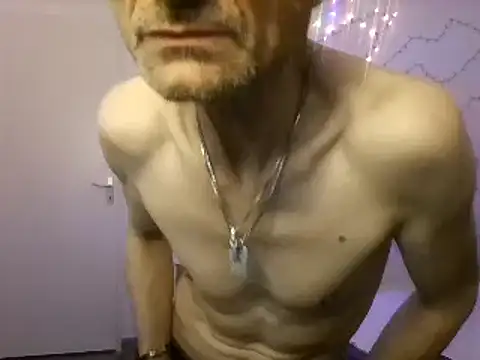 Snapshot of brunoguunot chatting on 12.26.24 brunoguunot online show from 12.26.24