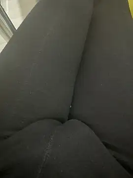 Snapshot of homidor chatting on 12.10.24 homidor online show from 12.10.24