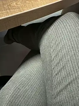 Snapshot of homidor chatting on 01.13.25 homidor online show from 01.13.25