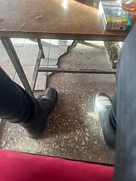 Snapshot of homidor chatting on 01.19.25 homidor online show from 01.19.25