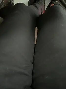 Snapshot of homidor chatting on 02.12.25 homidor online show from 02.12.25