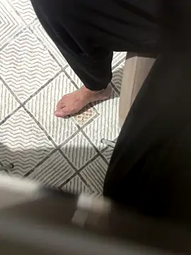 Snapshot of homidor chatting on 10.26.25 homidor online show from 10.26.25