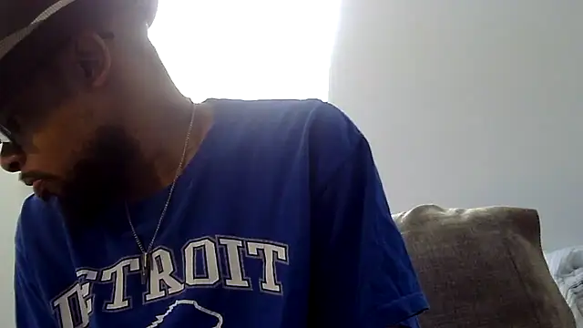 Snapshot of WhiskeyWood_DuhGOD chatting on 10.13.25 WhiskeyWood DuhGOD online show from 10.13.25