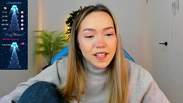 Snapshot of Evia_r0se chatting on 12.24.24 Evia r0se online show from 12.24.24