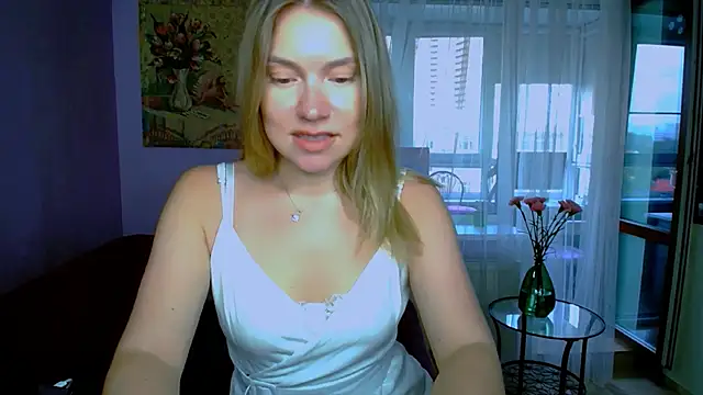 Snapshot of TaylorBre chatting on 09.13.25 TaylorBre online show from 09.13.25