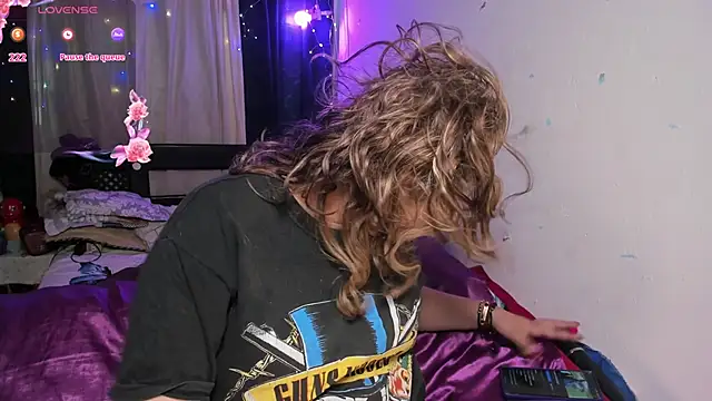 Snapshot of AnnieBigBoobs chatting on 02.06.25 AnnieBigBoobs online show from 02.06.25