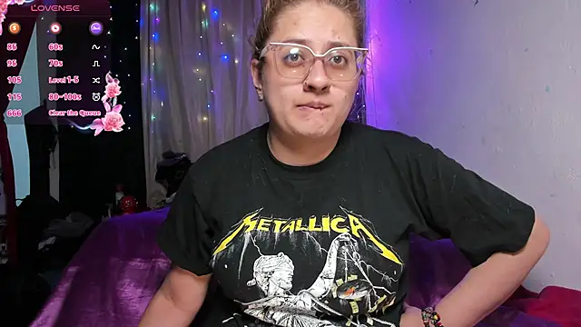 Snapshot of AnnieBigBoobs chatting on 02.07.25 AnnieBigBoobs online show from 02.07.25