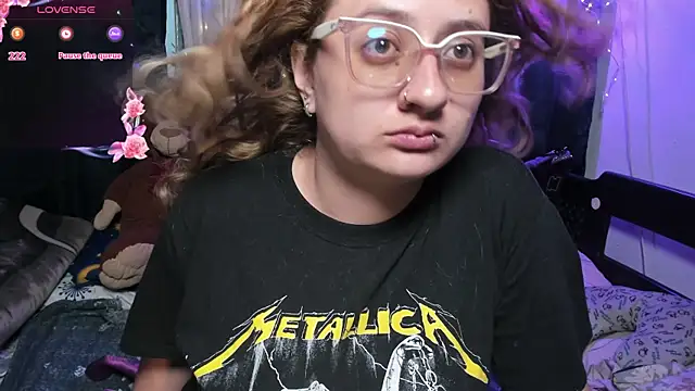 Snapshot of AnnieBigBoobs chatting on 02.20.25 AnnieBigBoobs online show from 02.20.25