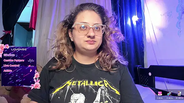 Snapshot of AnnieBigBoobs chatting on 10.07.25 AnnieBigBoobs online show from 10.07.25