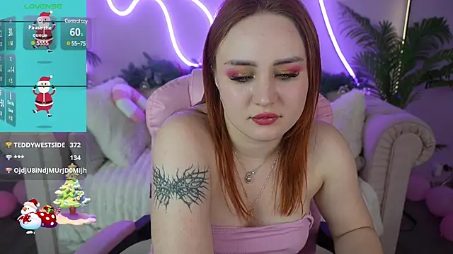 Snapshot of LovelyBell chatting on 12.28.24 LovelyBell online show from 12.28.24