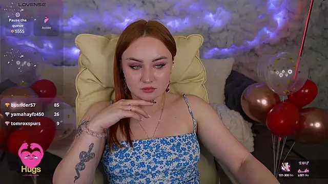 Snapshot of LovelyBell chatting on 02.12.25 LovelyBell online show from 02.12.25