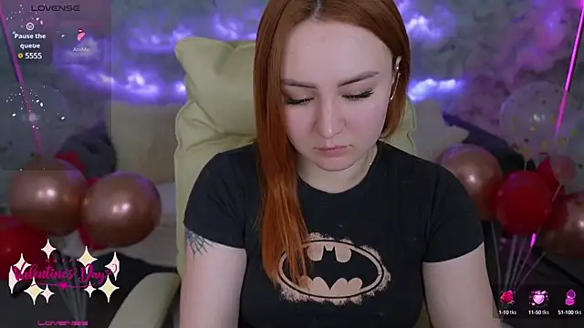 Snapshot of LovelyBell chatting on 02.15.25 LovelyBell online show from 02.15.25