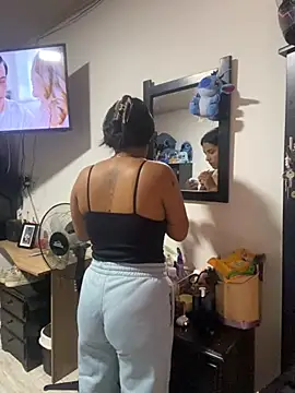 Snapshot of Ken-ItsGirl chatting on 11.10.25 Ken-ItsGirl online show from 11.10.25