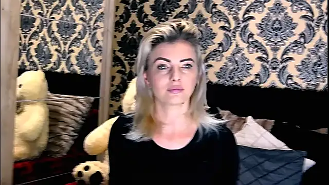 Snapshot of Aly_girl1 chatting on 12.03.24 Aly girl1 online show from 12.03.24