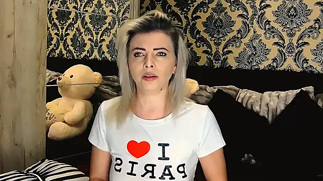 Snapshot of Aly_girl1 chatting on 01.23.25 Aly girl1 online show from 01.23.25