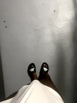 Snapshot of zeekBbc chatting on 10.26.25 zeekBbc online show from 10.26.25