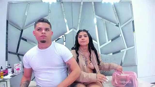 Snapshot of MelissaAndZeuss chatting on 12.02.24 MelissaAndZeuss online show from 12.02.24