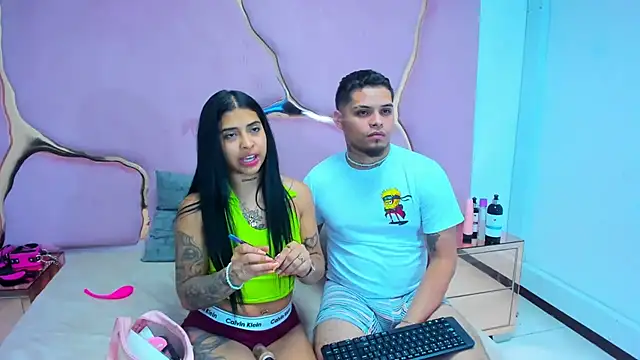 Snapshot of MelissaAndZeuss chatting on 12.22.24 MelissaAndZeuss online show from 12.22.24