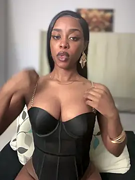 Snapshot of BhadBhad_Kitty chatting on 09.19.25 BhadBhad Kitty online show from 09.19.25