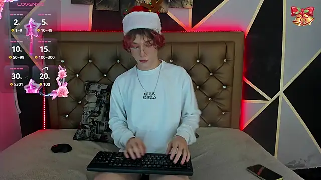 Snapshot of Max_lover1 chatting on 12.24.24 Max lover1 online show from 12.24.24