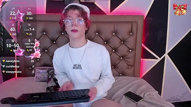 Snapshot of Max_lover1 chatting on 12.24.24 Max lover1 online show from 12.24.24