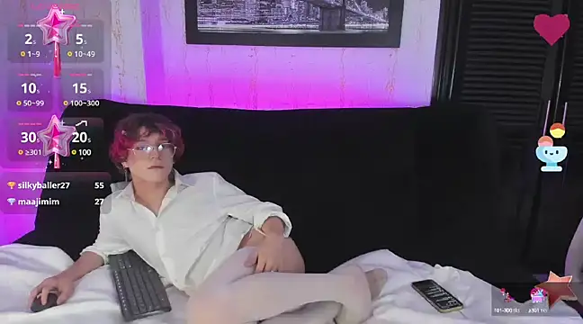 Snapshot of Max_lover1 chatting on 02.14.25 Max lover1 online show from 02.14.25