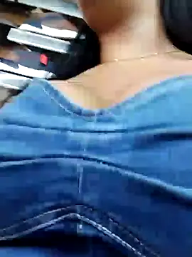 Snapshot of Miia_grand chatting on 12.21.24 Miia grand online show from 12.21.24