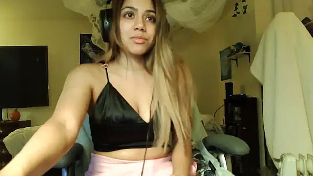 Snapshot of PolinaLoveX chatting on 12.03.24 PolinaLoveX online show from 12.03.24