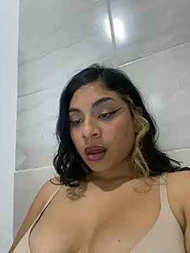 Snapshot of mysteriousgirl20 chatting on 10.15.25 mysteriousgirl20 online show from 10.15.25