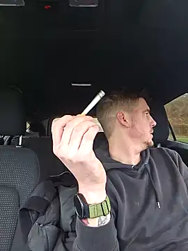 Snapshot of Titanhoott chatting on 01.22.25 Titanhoott online show from 01.22.25