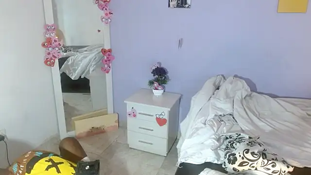 Snapshot of Kimandyuk chatting on 02.16.25 Kimandyuk online show from 02.16.25